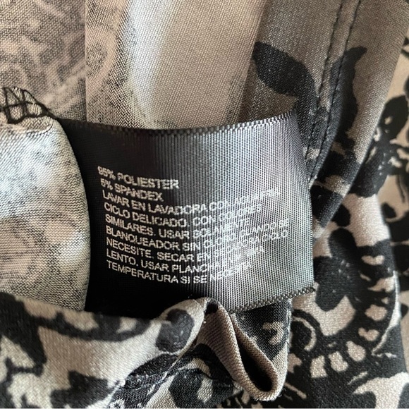 EAST 5th ESSENTIALS Short Sleeve Top Shirt Filagree Floral Pattern Size Large - Picture 8 of 8